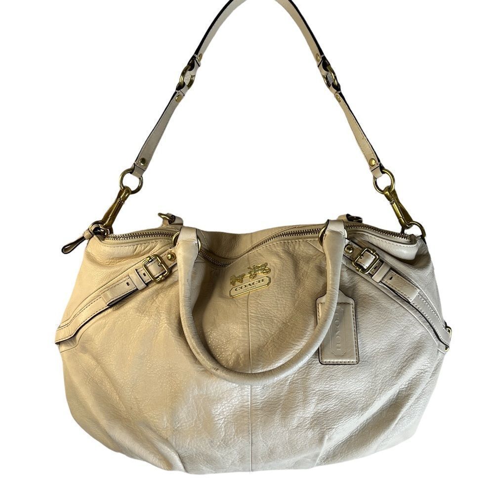 Coach Pebbled‎ Leather Purse